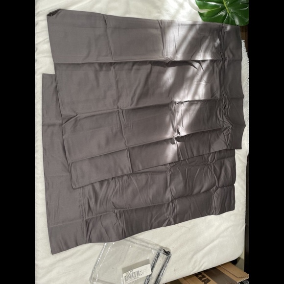 NIB AQ Textiles Bergen 1000‎ TC (2) Standard Pillow - Picture 2 of 11